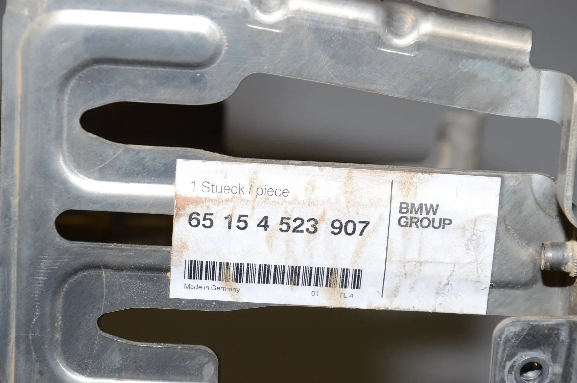 Bracket – OEM 4523907 · BMW i3 (I01) Hybrid 2014 – 6