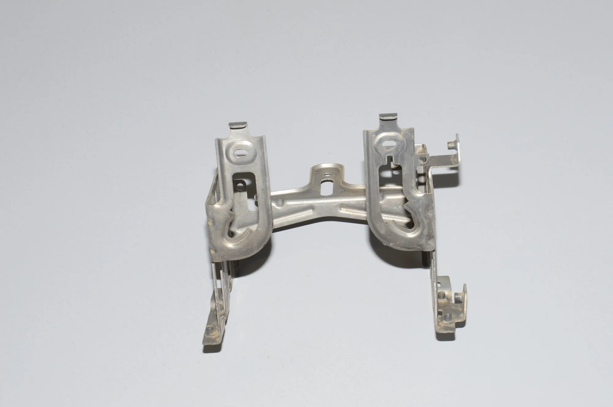 Bracket – OEM 4523907 · BMW i3 (I01) Hybrid 2014 – 3