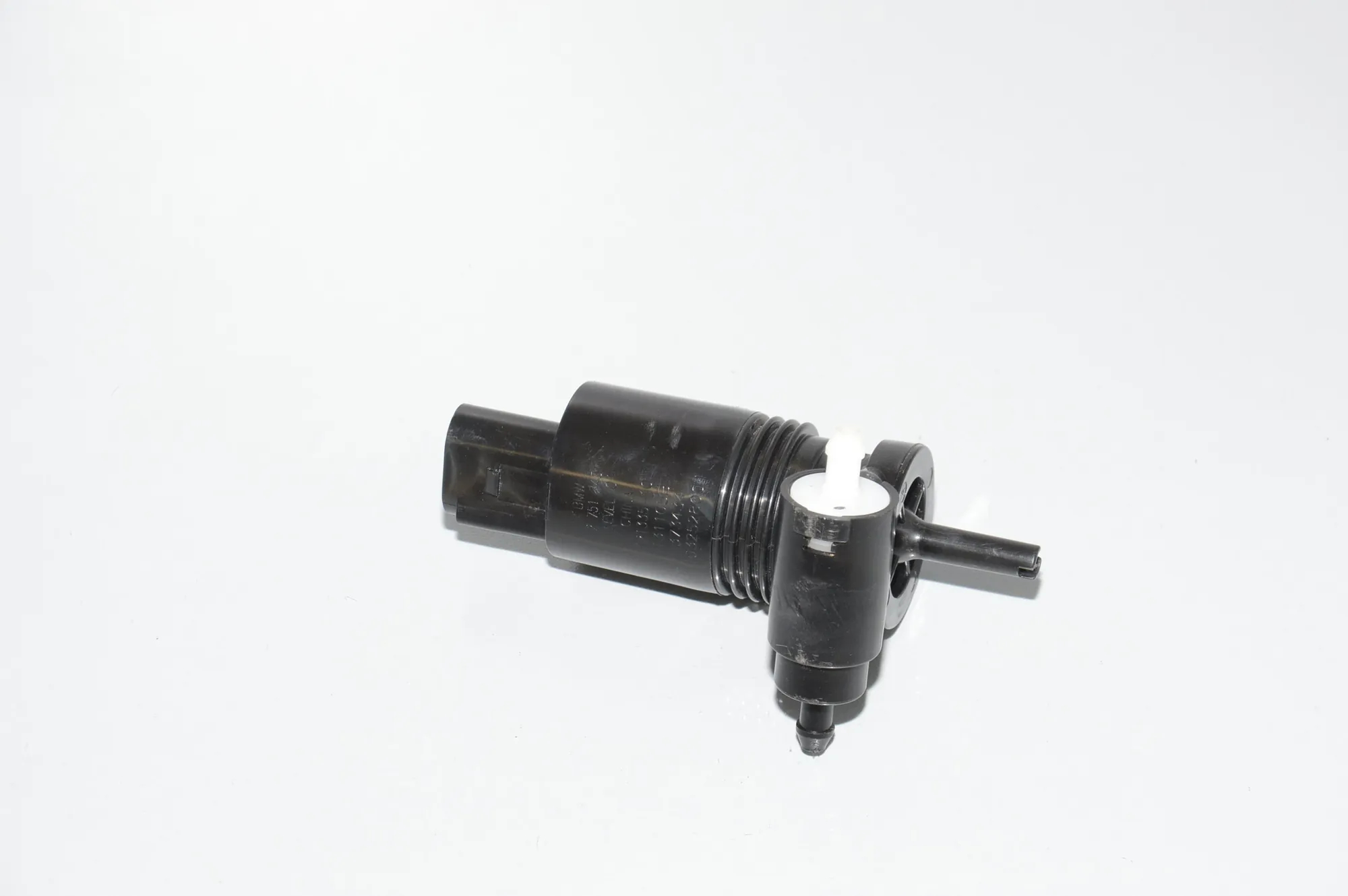 Washer Tank Motor – OEM 2751743 · BMW i3 (I01) Hybrid 2014 – 2