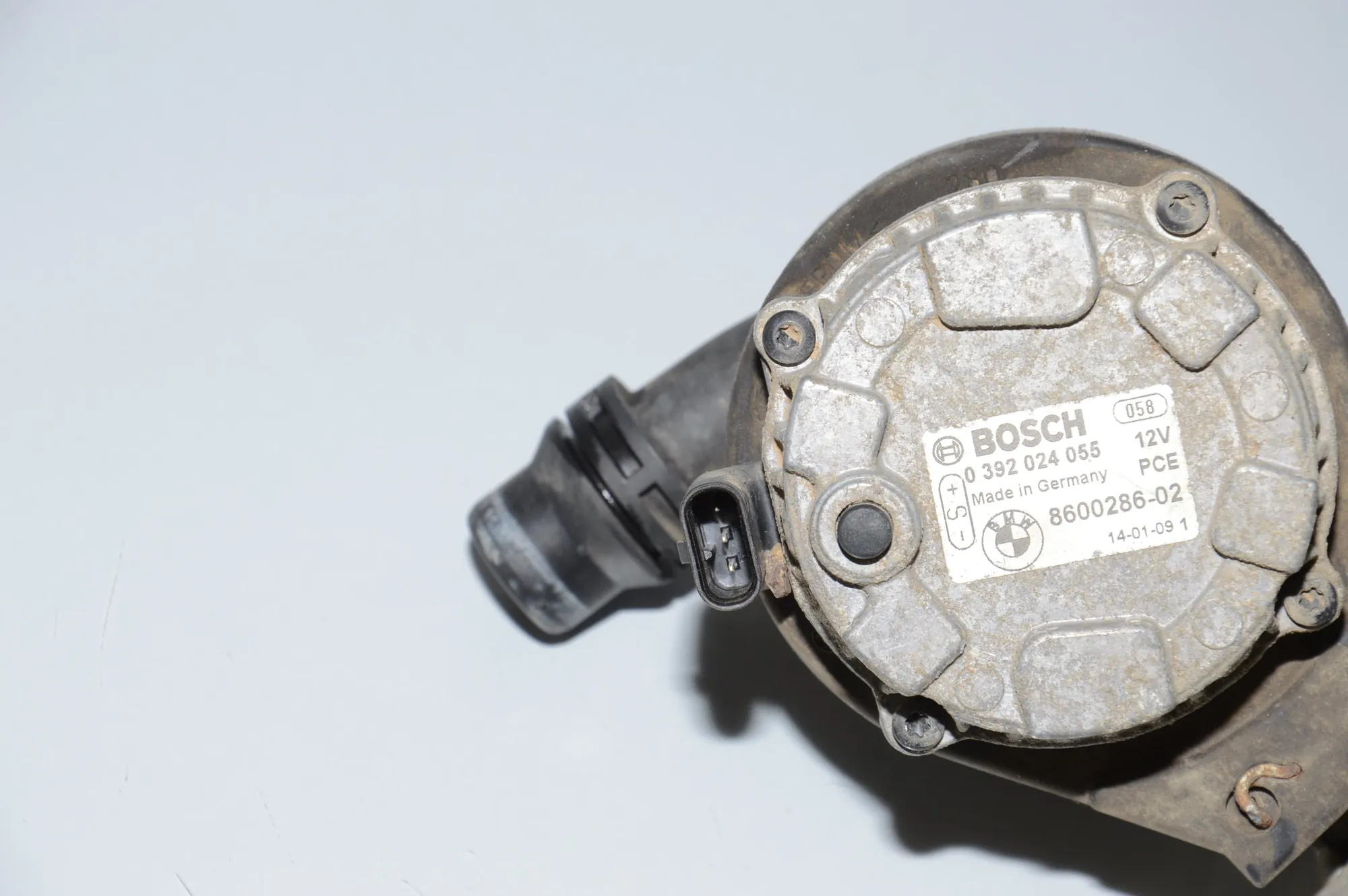 Auxiliary Water Pump – OEM 0392024055 · BMW i3 (I01) Hybrid 2014 – 6