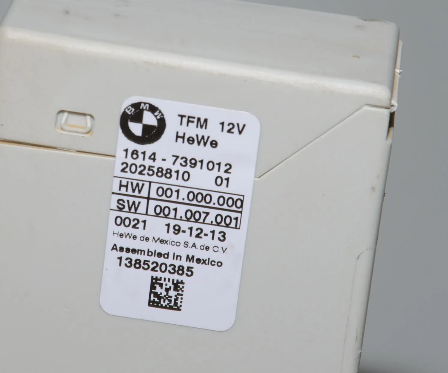Fuel Pump Control Unit – OEM 7391012 · BMW i3 (I01) Hybrid 2014 – 5