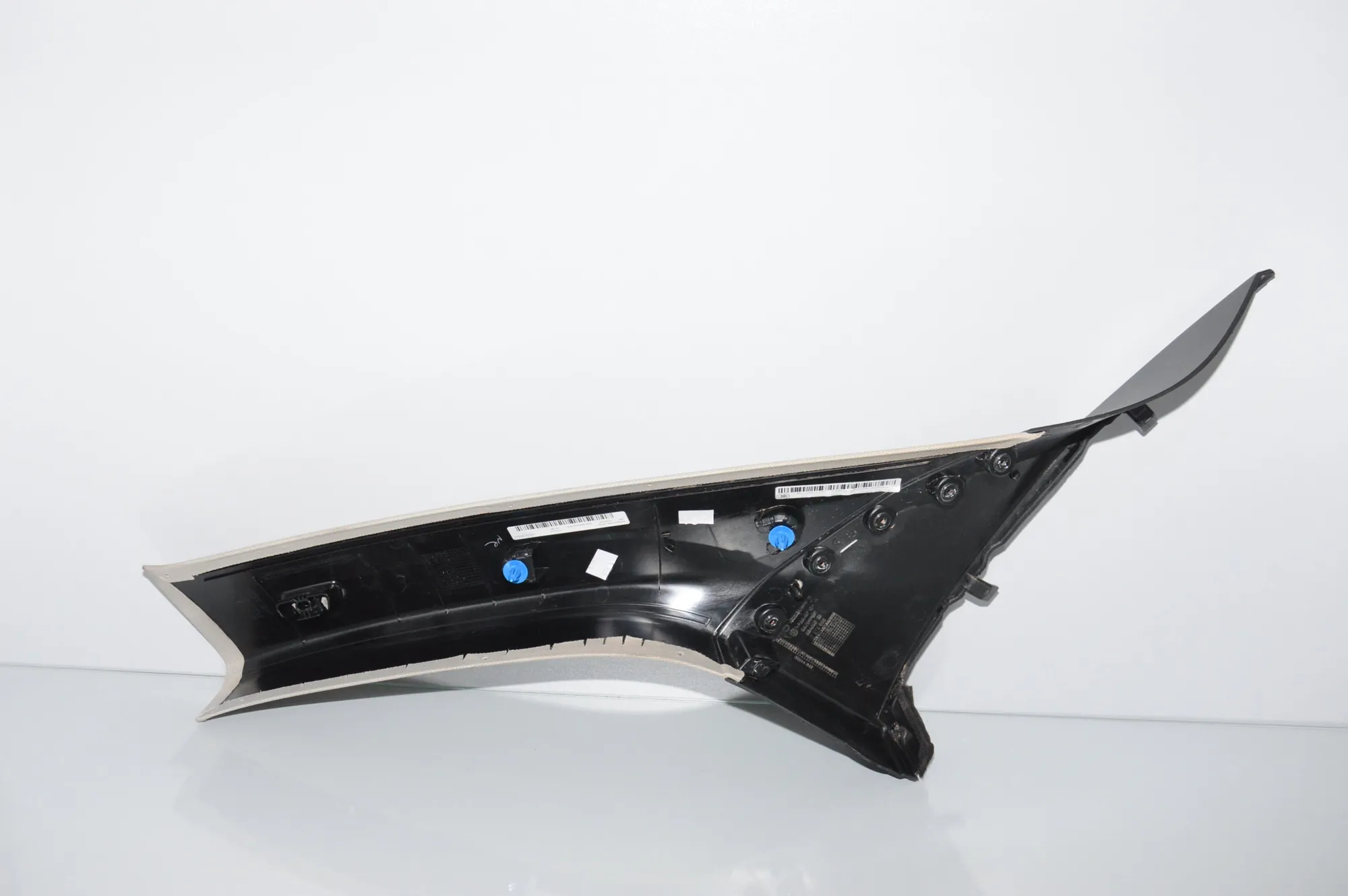 Front Right A Pillar Trim – OEM 7275668 · BMW i3 (I01) BMW i3 (I01) Electric 2014 – 4