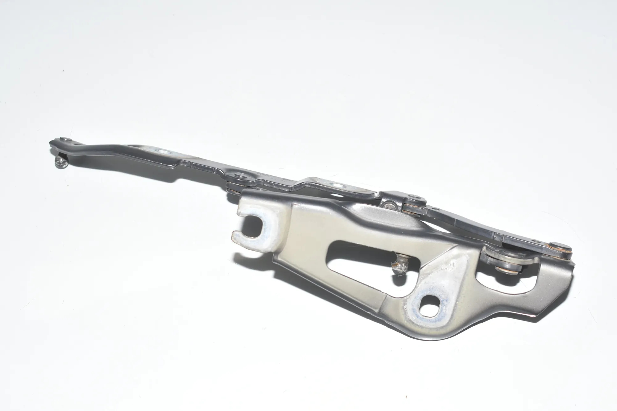Left Side Bootlid Hinge – OEM 7060627 · BMW 3 (E90) 318 d 2008 – 2