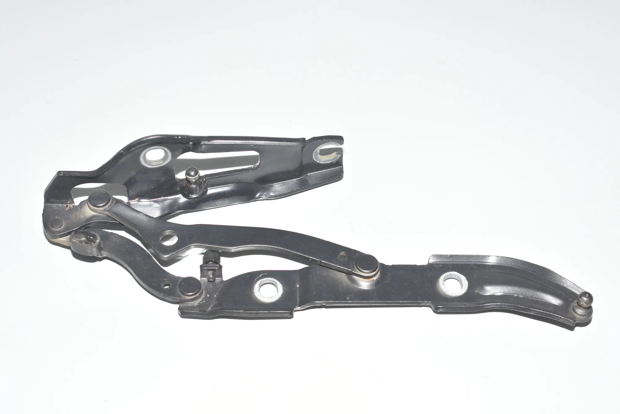 Right Side Bootlid Hinge – OEM 7060628 · BMW 3 (E90) 318 d 2008 – 2