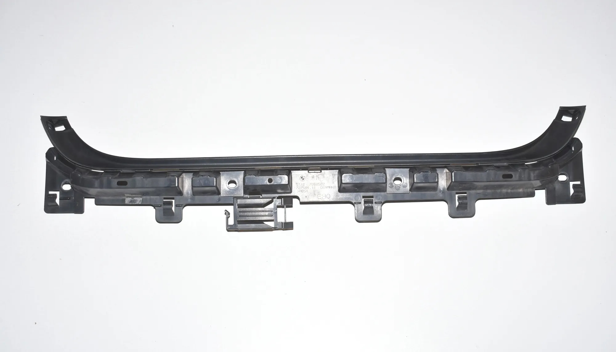 Rear Bumper Middle Bracket – OEM 51127058522 · BMW 3 (E90) 318 d 2008