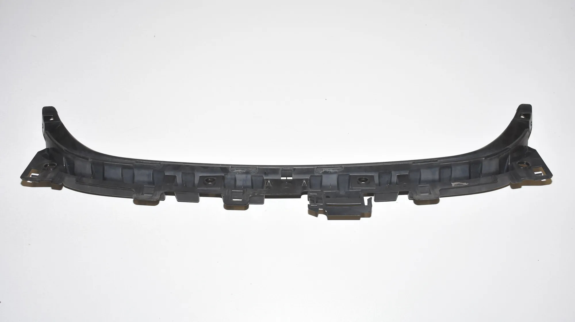 Rear Bumper Middle Bracket – OEM 51127058522 · BMW 3 (E90) 318 d 2008 – 3