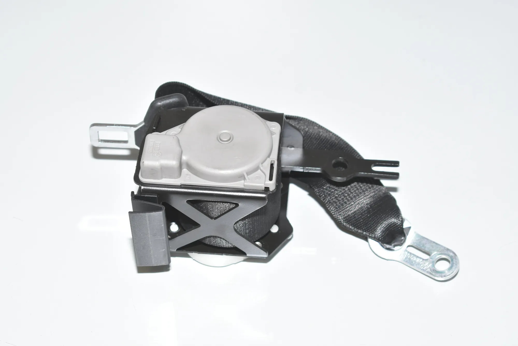 Rear Left Seatbelt – OEM 6975365 · BMW 3 (E90) 318 d 2008