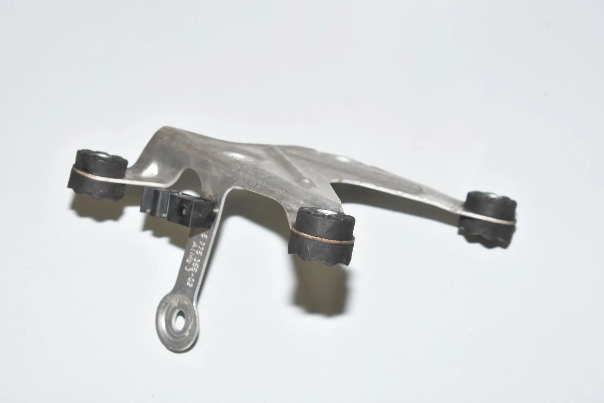 ABS Pump Holder – OEM 6775355 · BMW 5 Gran Turismo (F07) 530 d 2010 – 3