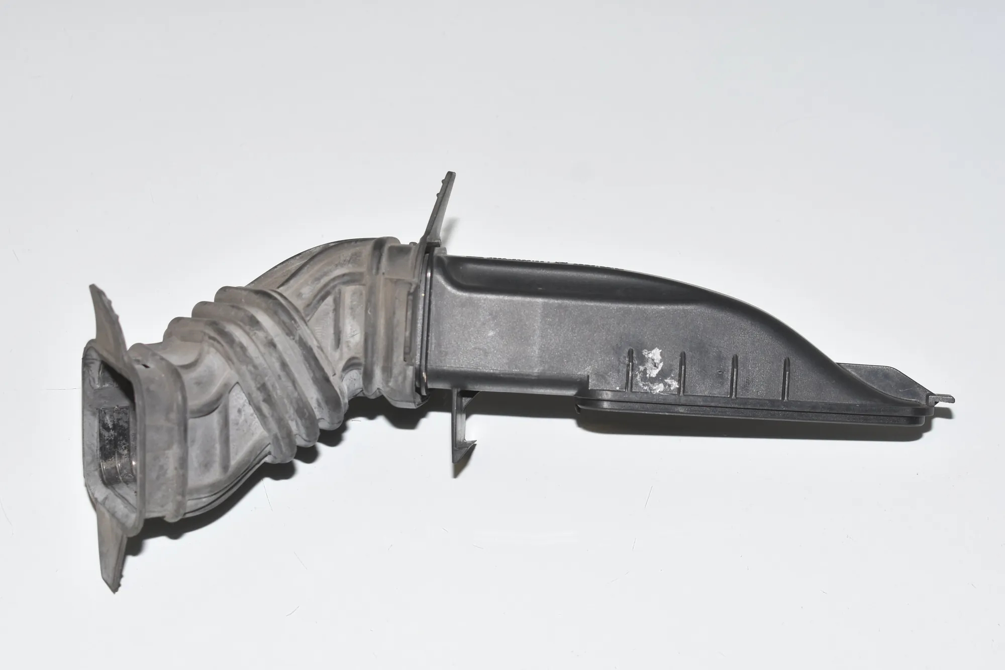 Other Body Parts – OEM 12907555193 · BMW 5 Gran Turismo (F07) 530 d 2010 – 2