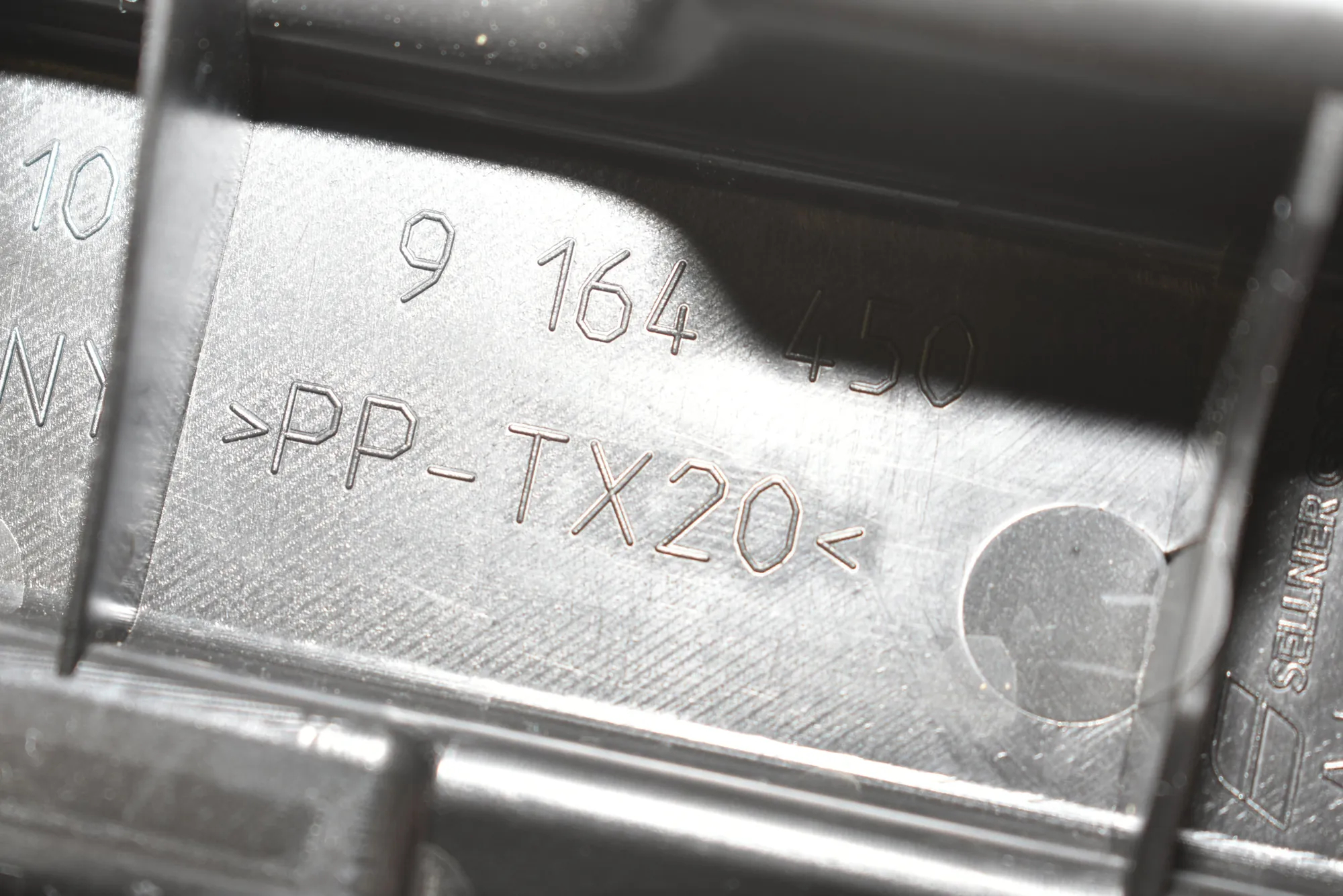 Other Body Parts – OEM 9164450 · BMW 5 Gran Turismo (F07) 530 d 2010 – 4