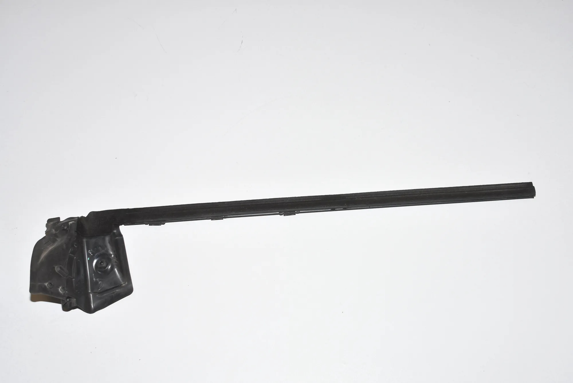 Front Right Door Rubber Seal – OEM 51337196344 · BMW 5 Gran Turismo (F07) 530 d 2010 – 2