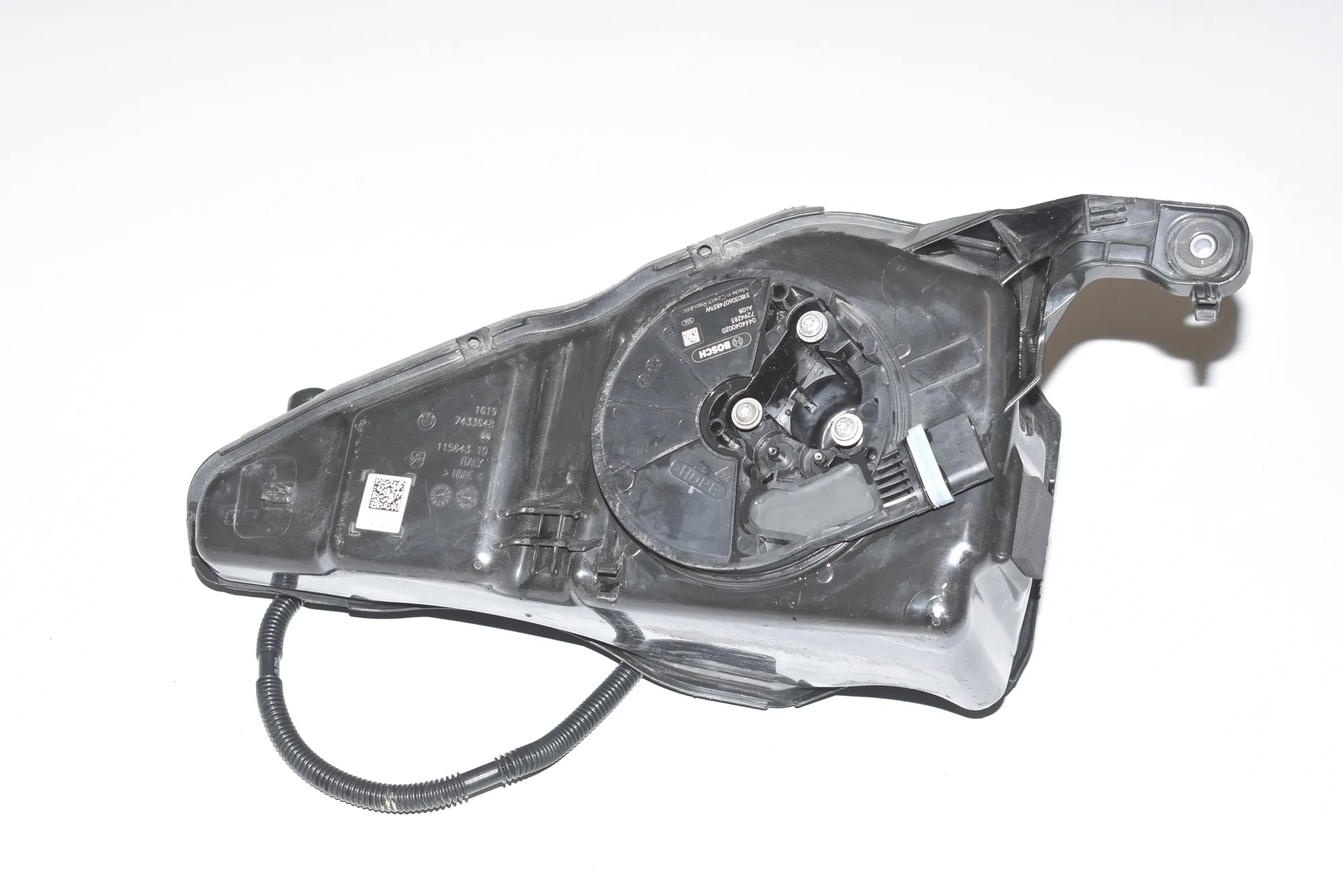 AdBlue Tank – OEM 16197433648 · BMW 3 Touring (F31) 318 d 2018 – 3