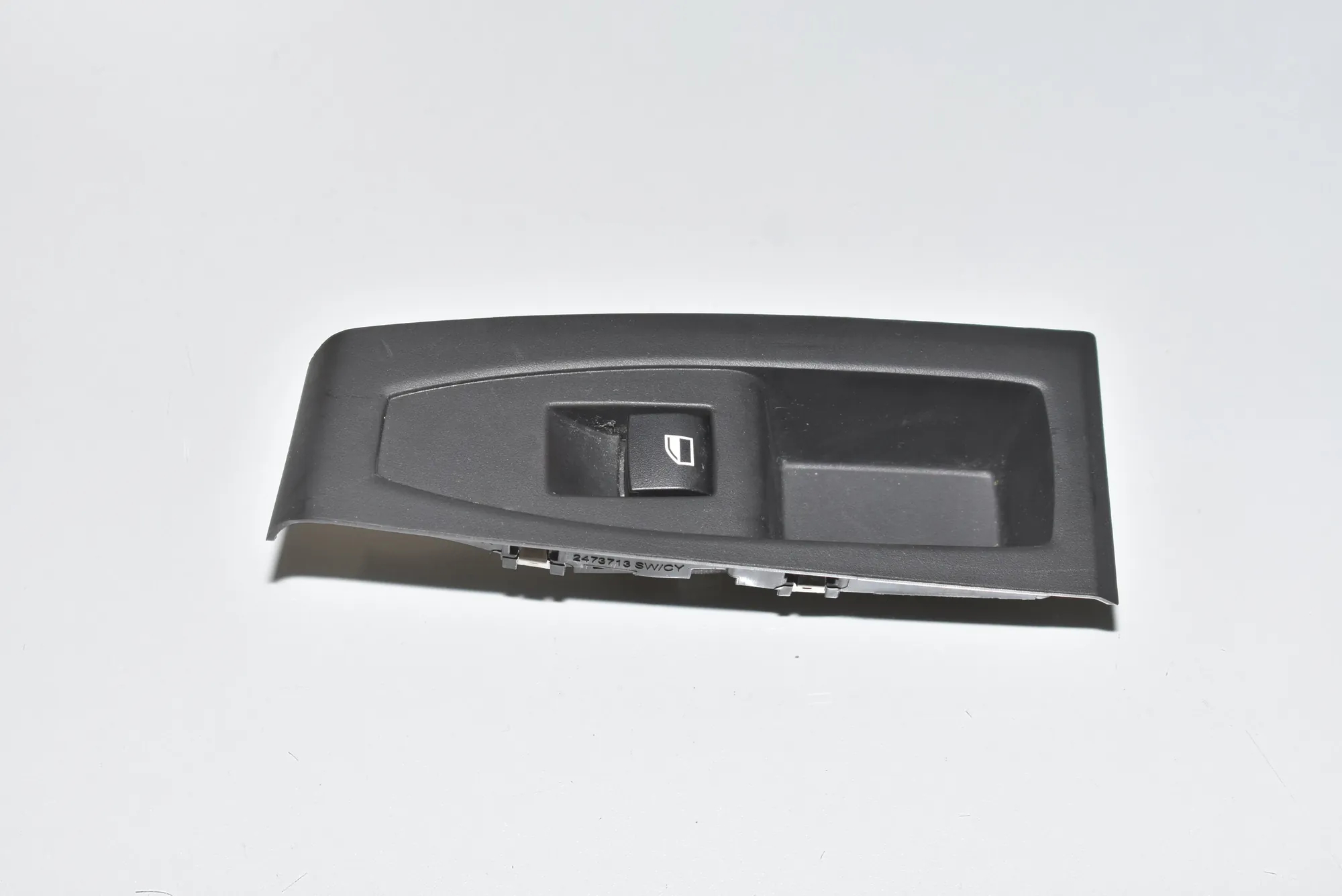 Rear Left Door Window Switch – OEM 9208107 · BMW 2 Active Tourer (F45) 218 d 2017 – 2