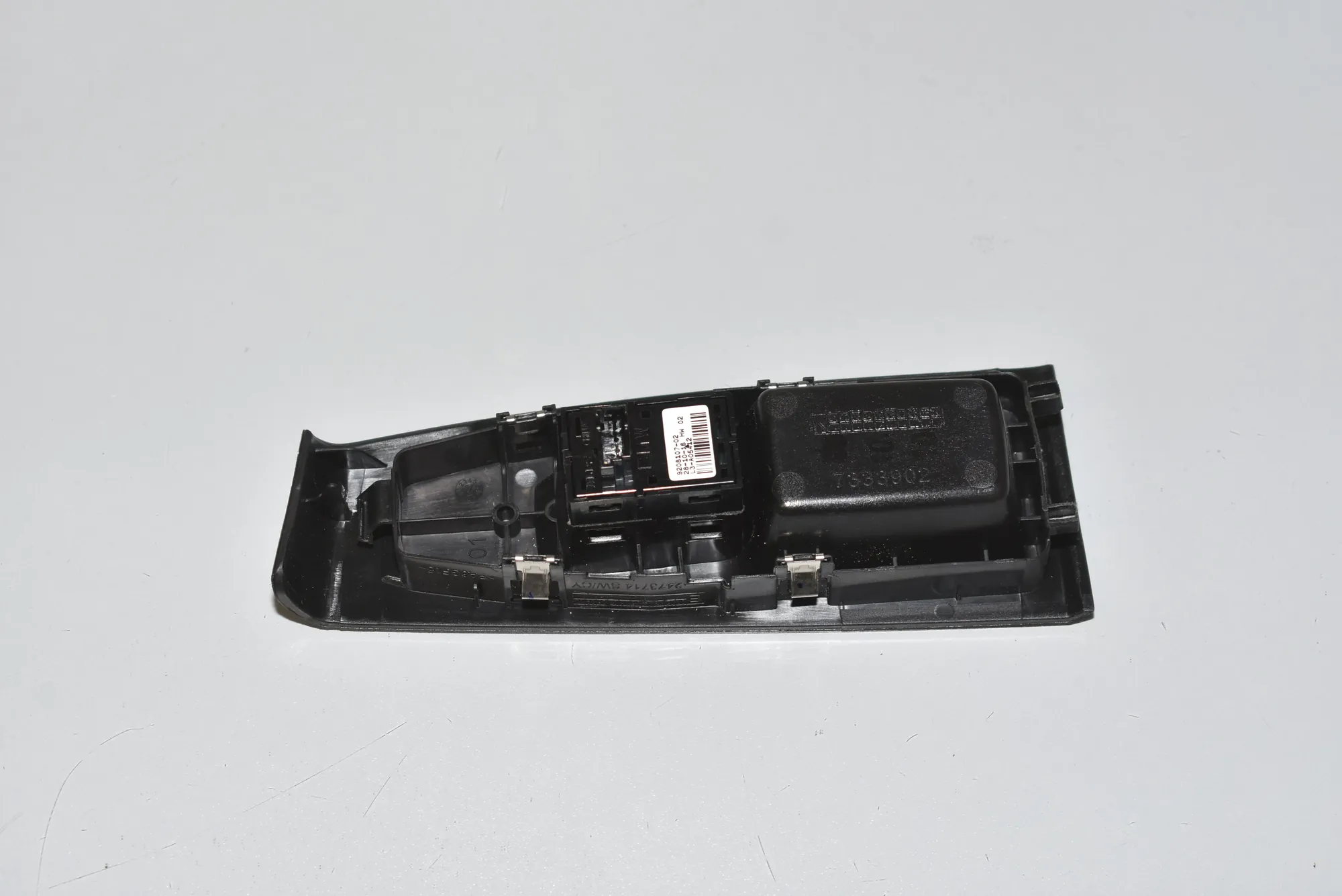 Front Right Door Window Switch – OEM 9208107 · BMW 2 Active Tourer (F45) 218 d 2017 – 3