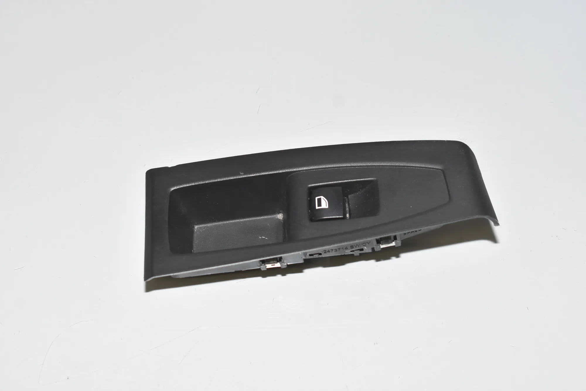 Front Right Door Window Switch – OEM 9208107 · BMW 2 Active Tourer (F45) 218 d 2017