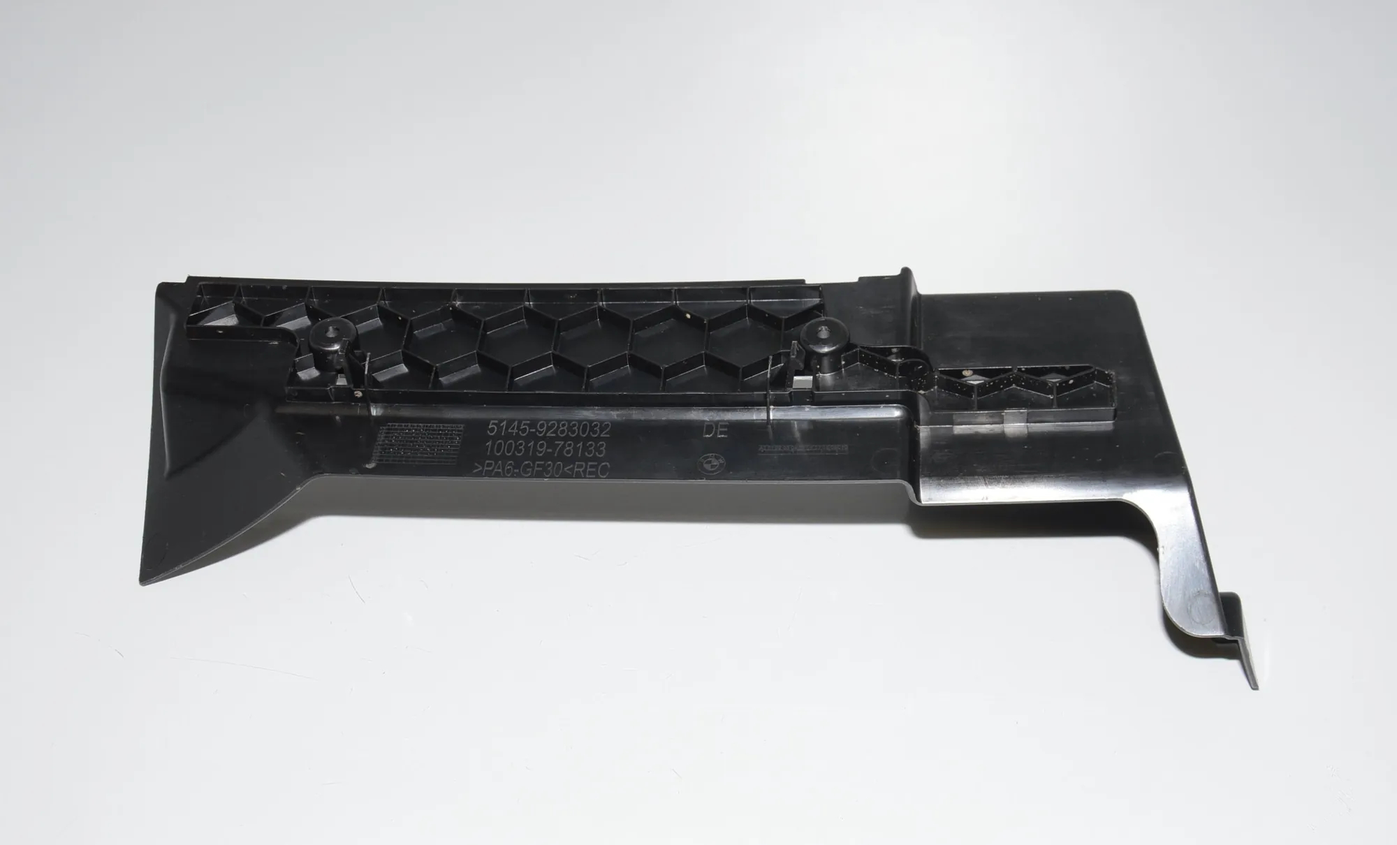 Dashboard Lower Trim – OEM 51459283032 · BMW i3 (I01) BMW i3 (I01) Electric 2019 – 4