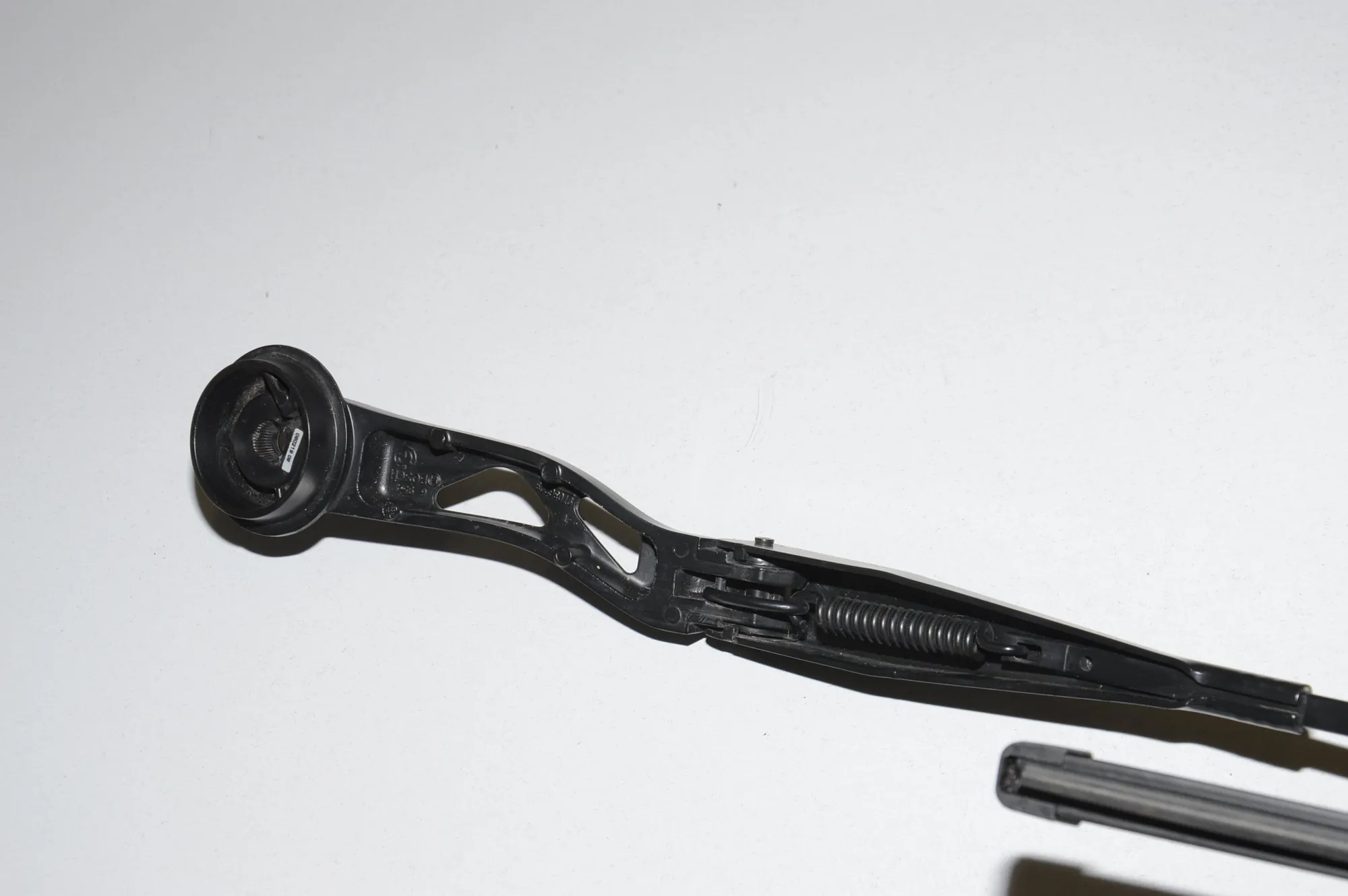 Front Wiper Arms – OEM 61617322164 · BMW i3 (I01) BMW i3 (I01) Electric 2019 – 5