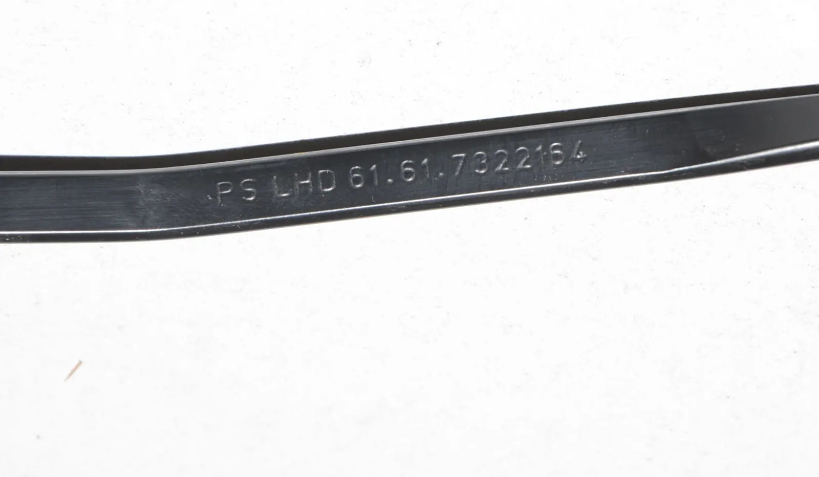Front Wiper Arms – OEM 61617322164 · BMW i3 (I01) BMW i3 (I01) Electric 2019 – 6