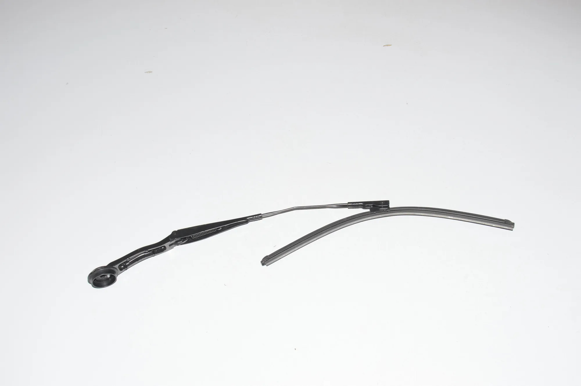 Front Wiper Arms – OEM 61617322164 · BMW i3 (I01) BMW i3 (I01) Electric 2019 – 2