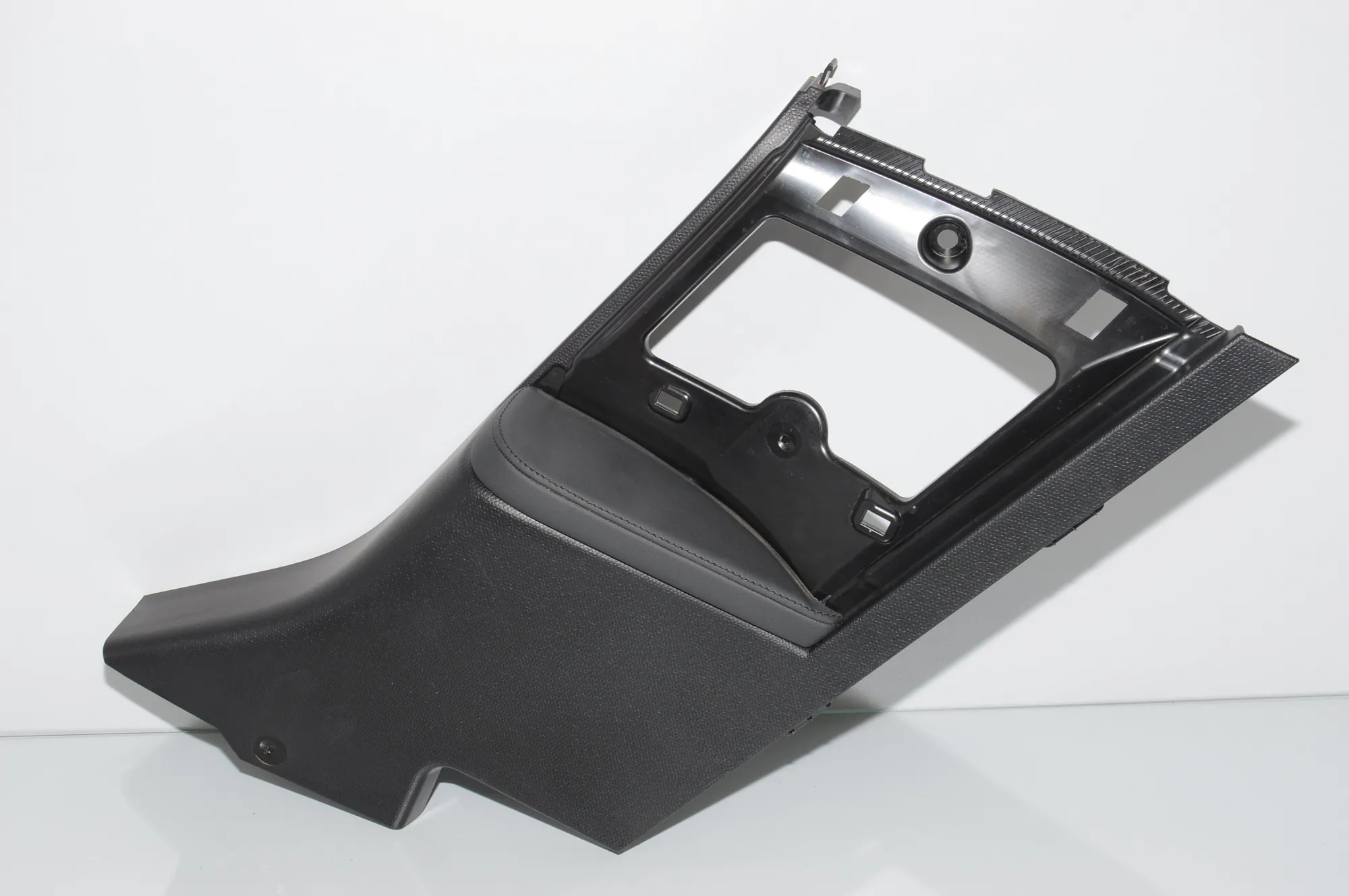Right Side Pillar Trim – OEM 7272428 · BMW i3 (I01) BMW i3 (I01) Electric 2019