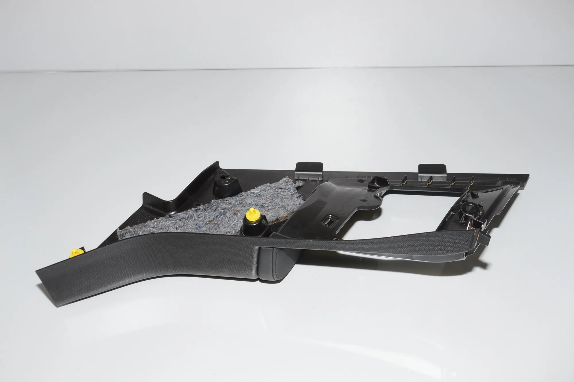 Right Side Pillar Trim – OEM 7272428 · BMW i3 (I01) BMW i3 (I01) Electric 2019 – 4