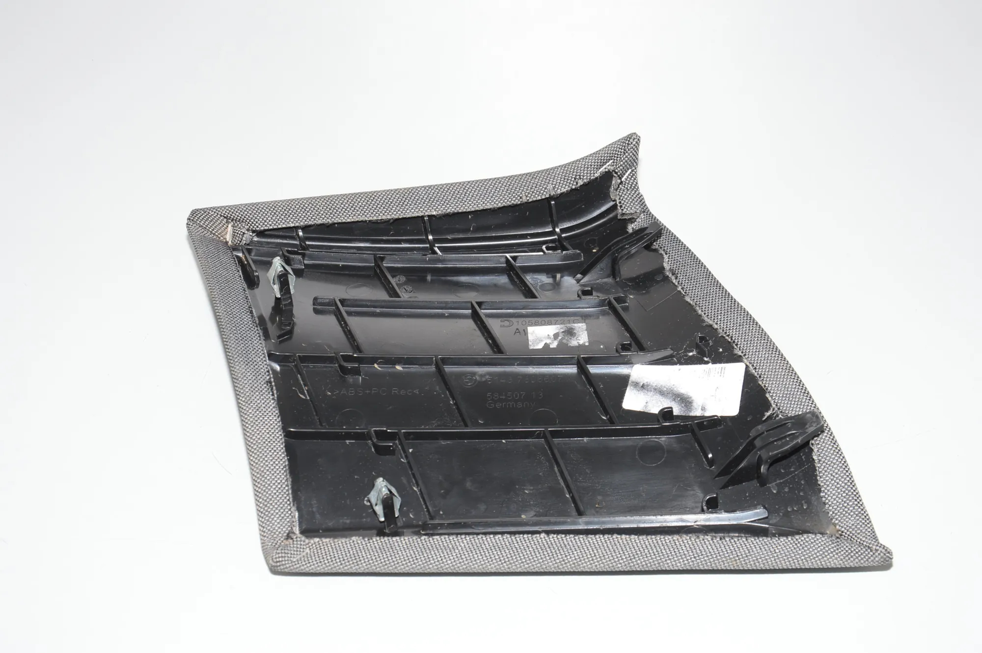 Rear Left Pillar Trim – OEM 7306607 · BMW i3 (I01) BMW i3 (I01) Electric 2019 – 3