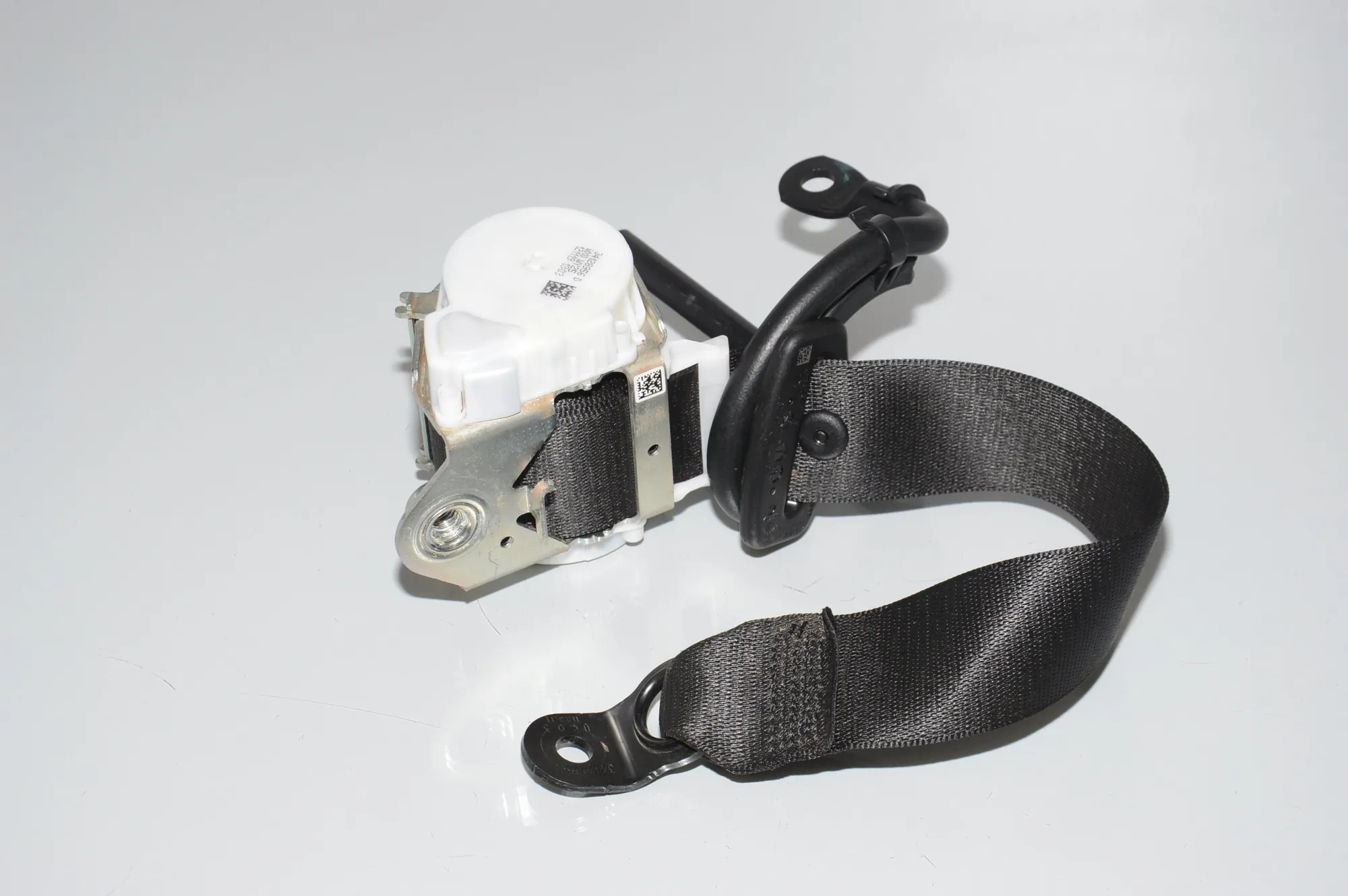 Rear Left Seatbelt – OEM 72117305643 · BMW i3 (I01) BMW i3 (I01) Electric 2019 – 4