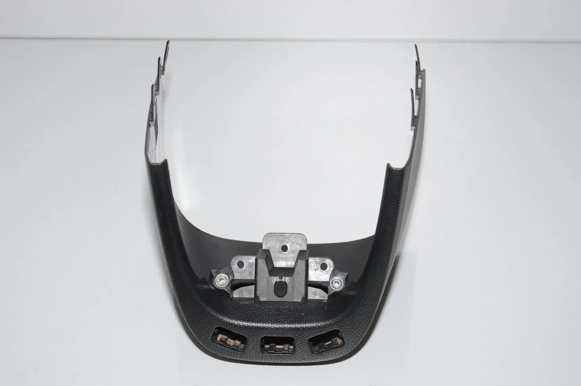 Center Console Trim – OEM 51169292461 · BMW i3 (I01) BMW i3 (I01) Electric 2019 – 4