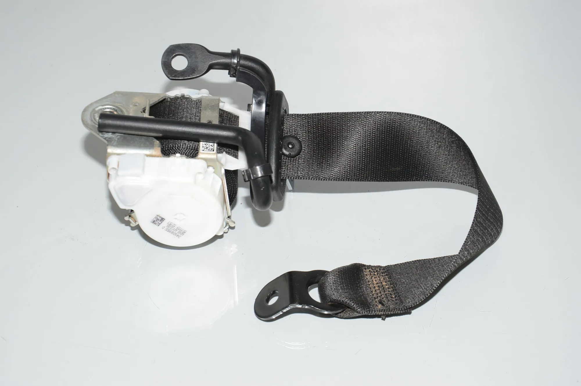 Rear Right Seatbelt – OEM 72117305644 · BMW i3 (I01) BMW i3 (I01) Electric 2019 – 3