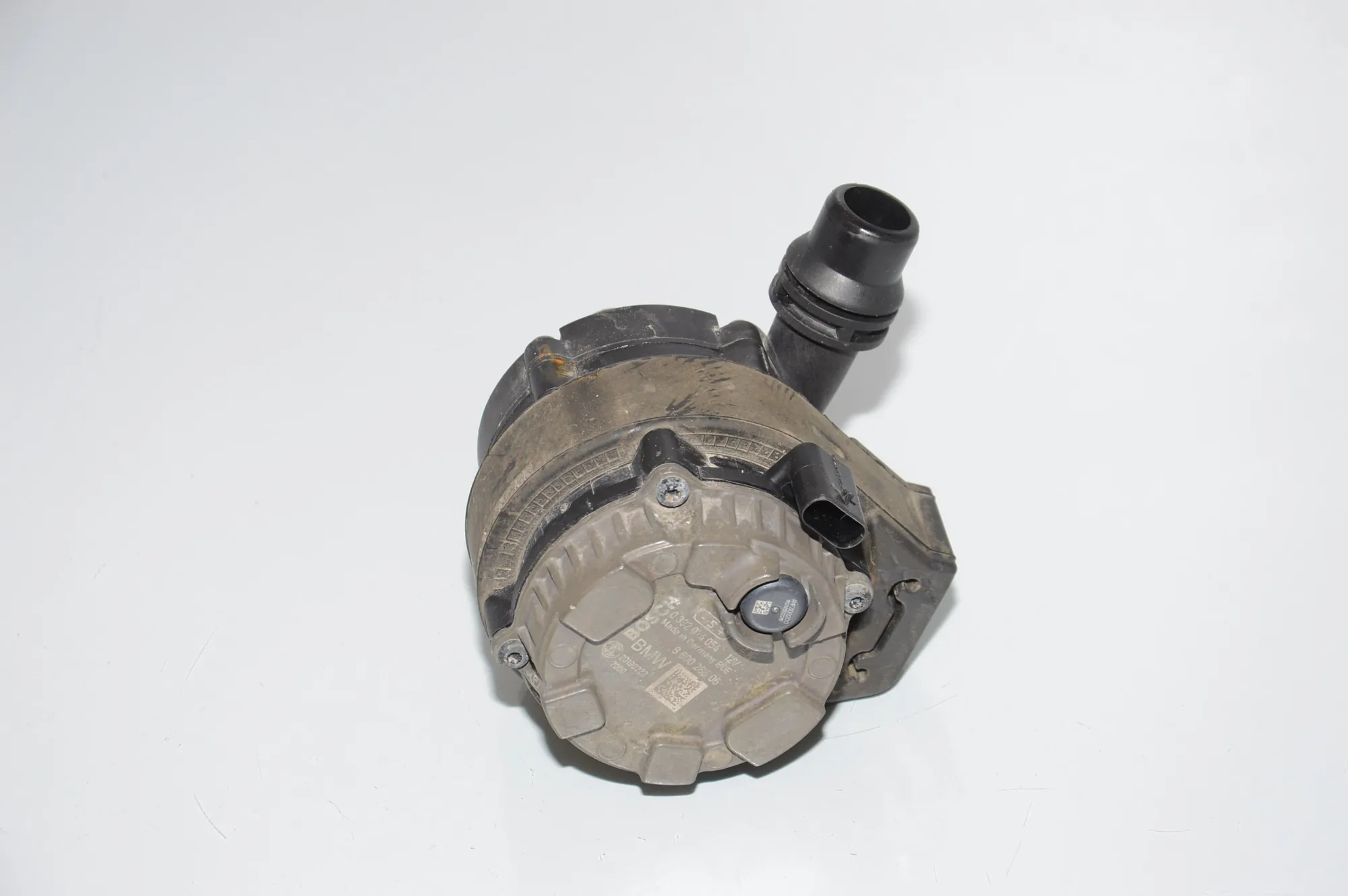 Auxiliary Water Pump – OEM 0392024054 · BMW i3 (I01) BMW i3 (I01) Electric 2019