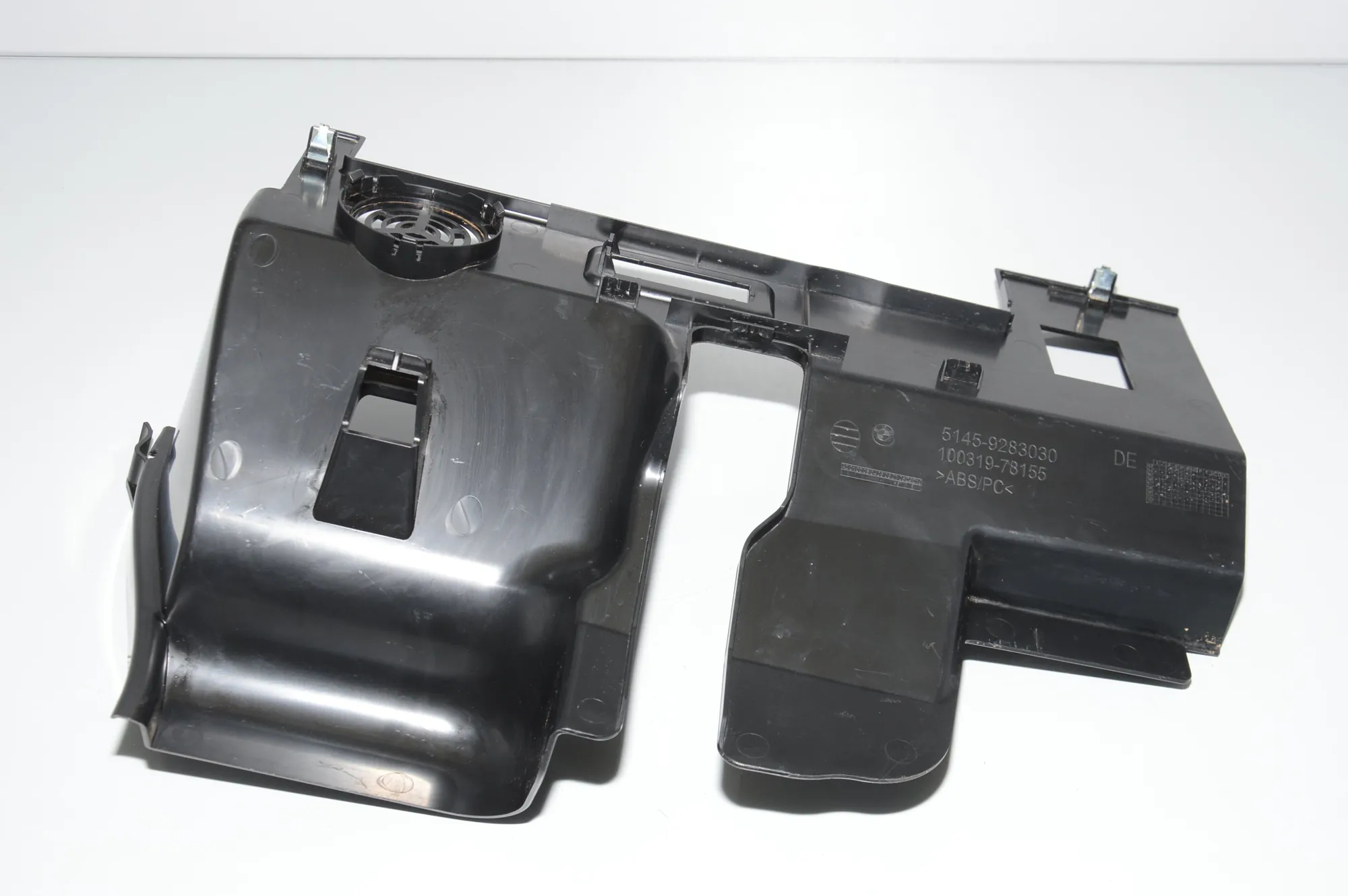 Dashboard Lower Trim – OEM 51459283030 · BMW i3 (I01) BMW i3 (I01) Electric 2019 – 6