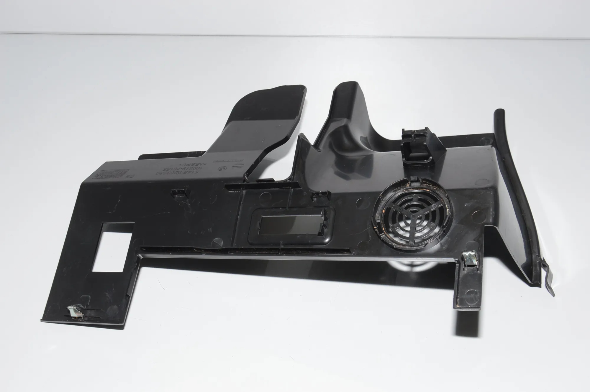 Dashboard Lower Trim – OEM 51459283030 · BMW i3 (I01) BMW i3 (I01) Electric 2019 – 4