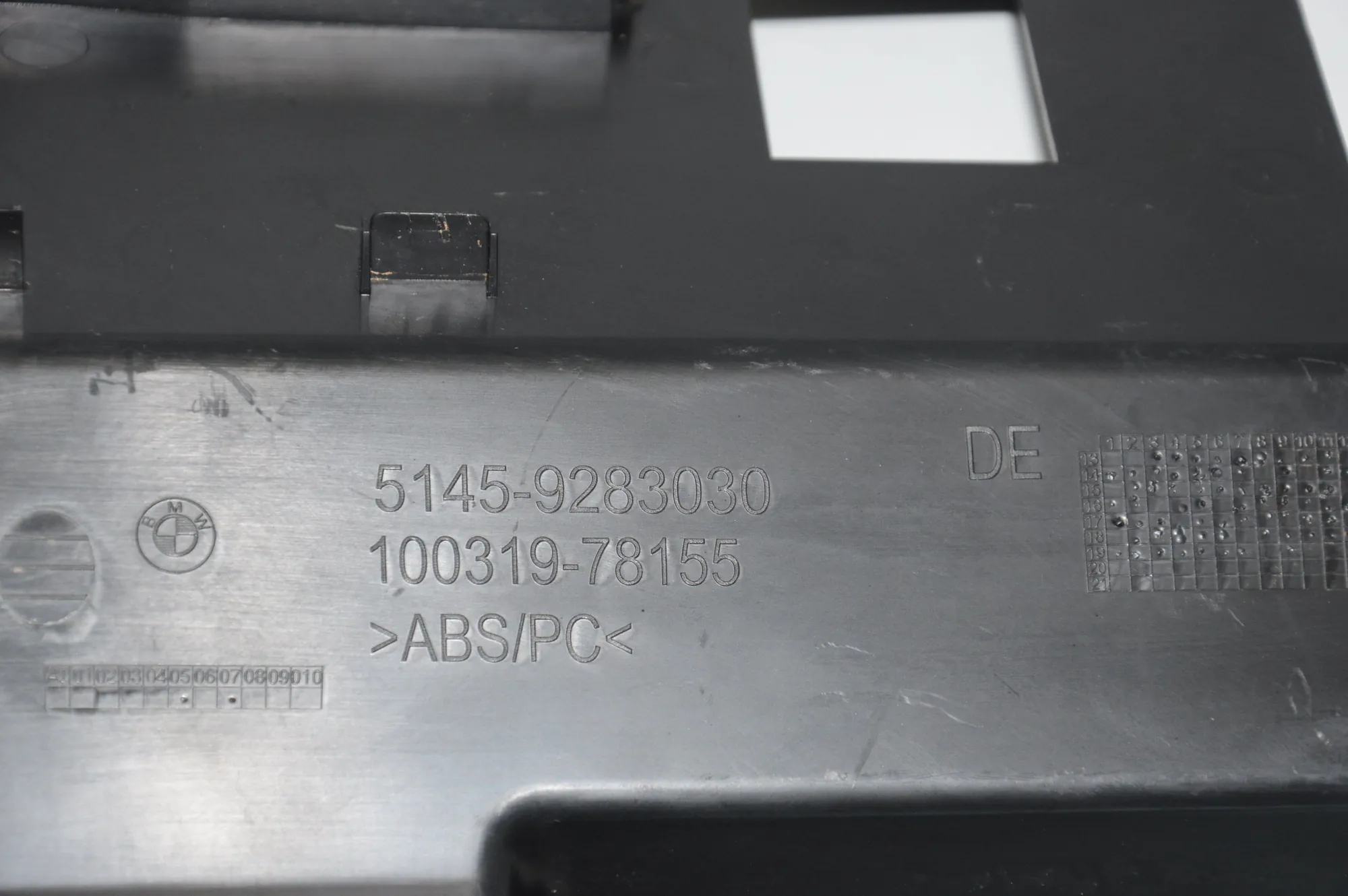 Dashboard Lower Trim – OEM 51459283030 · BMW i3 (I01) BMW i3 (I01) Electric 2019 – 5