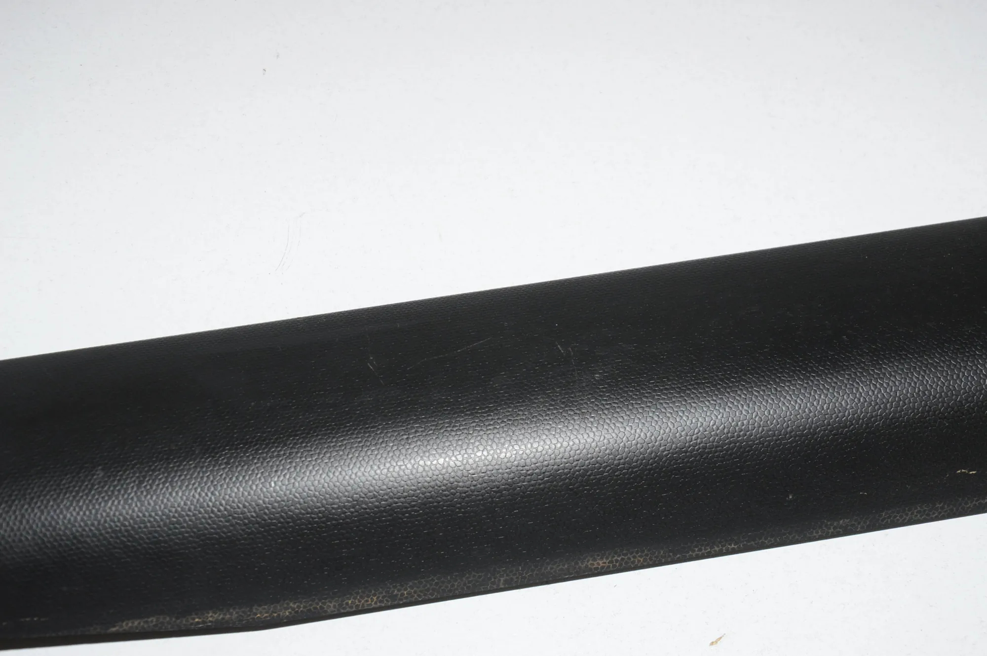 Front Right Interior Step Trim – OEM 51477272380 · BMW i3 (I01) BMW i3 (I01) Electric 2019 – 6