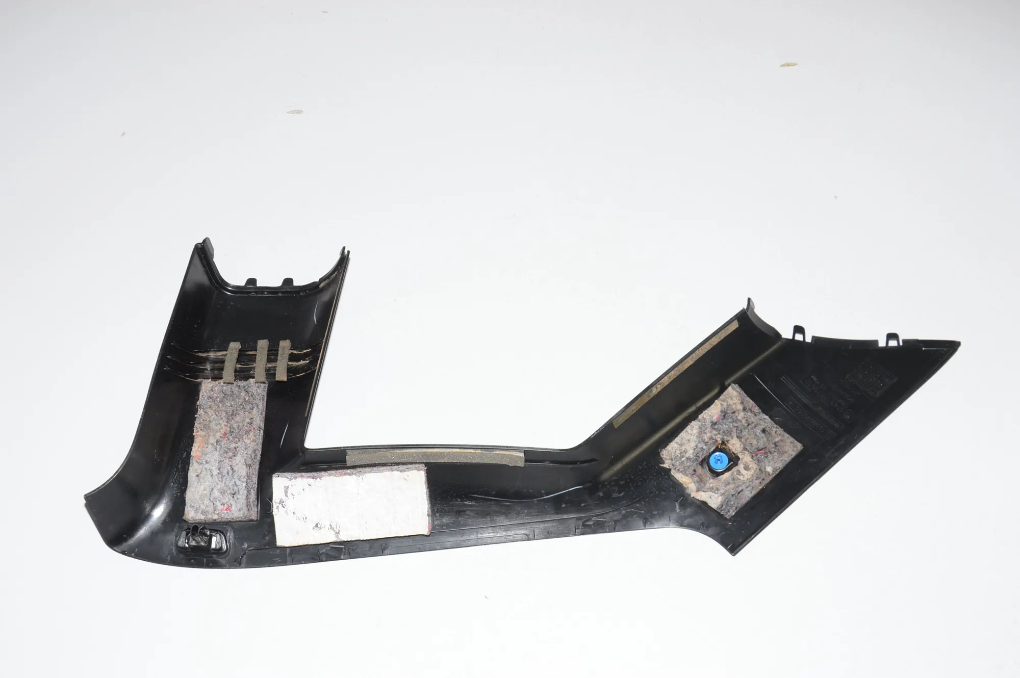 Right Side Pillar Trim – OEM 51437275670 · BMW i3 (I01) BMW i3 (I01) Electric 2019 – 3