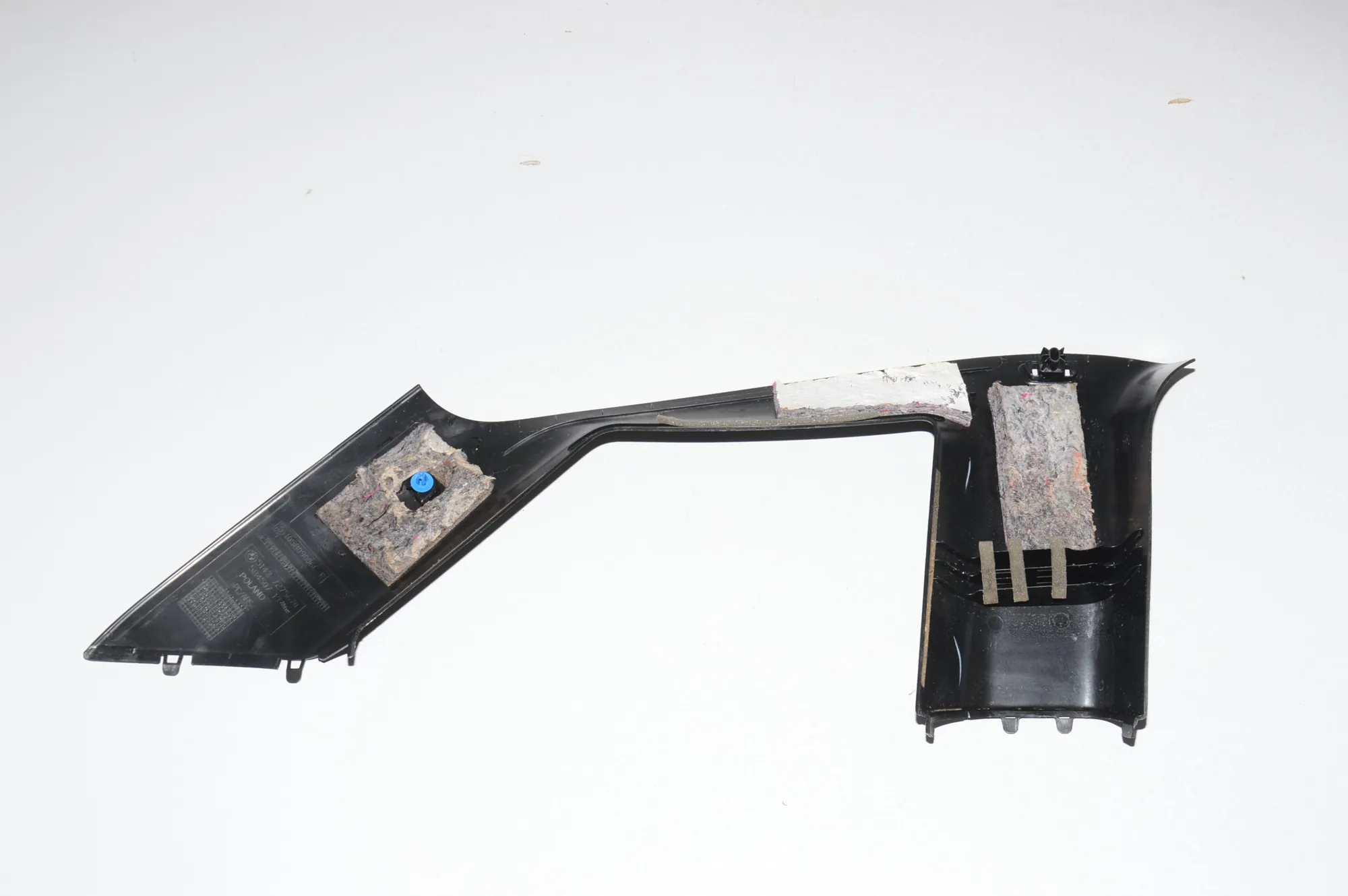 Right Side Pillar Trim – OEM 51437275670 · BMW i3 (I01) BMW i3 (I01) Electric 2019 – 4