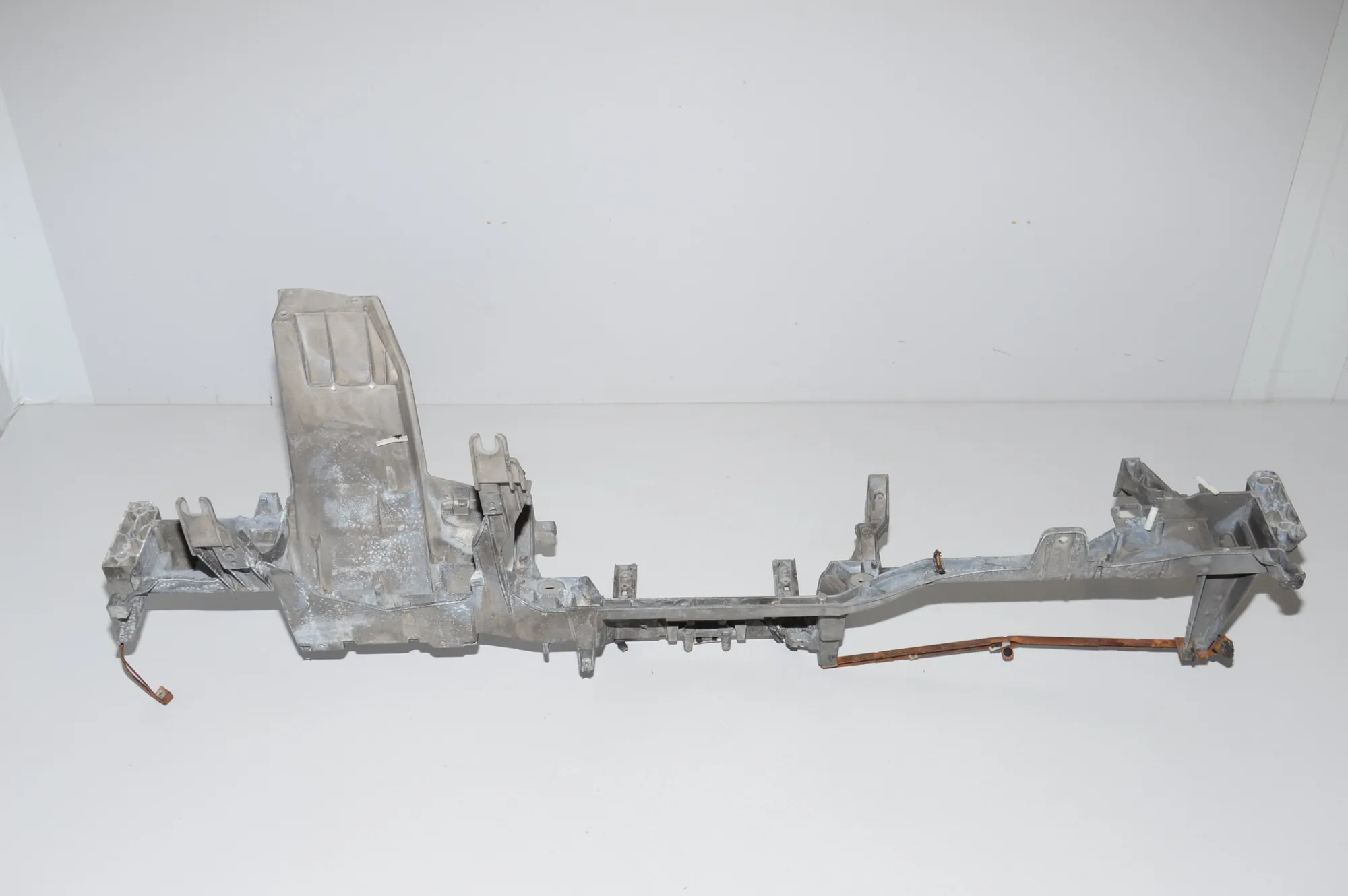 Dashboard Frame – OEM 51459286198 · BMW i8 (I12) BMW i8 (I12) hybrid 2014 – 2