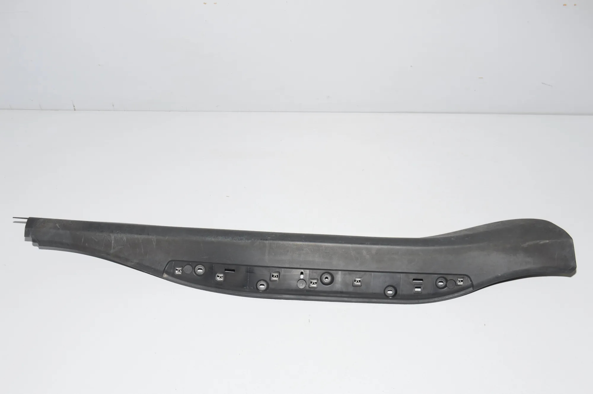 Left Side Plastic Sideskirt Cover – OEM 51477314937 · BMW i8 (I12) BMW i8 (I12) hybrid 2014 – 2