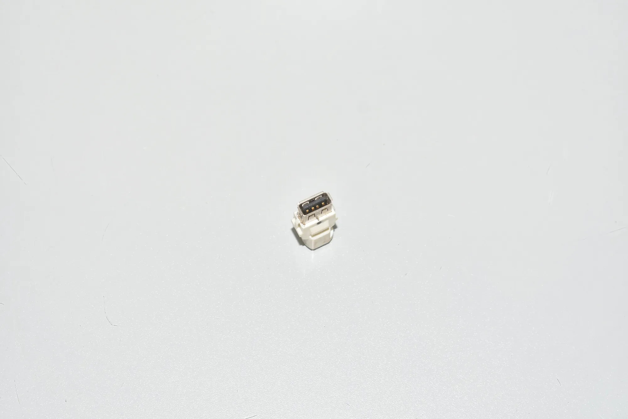 USB – OEM 9390501 · BMW 6 Gran Turismo (G32) (2017 - -) 640 i 2018 – 3