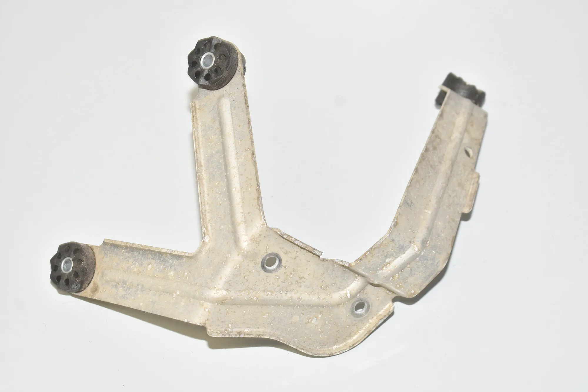 ABS Pump Holder – OEM 41006850470 · BMW i3 (I01) BMW i3 (I01) Electric 2019 – 3
