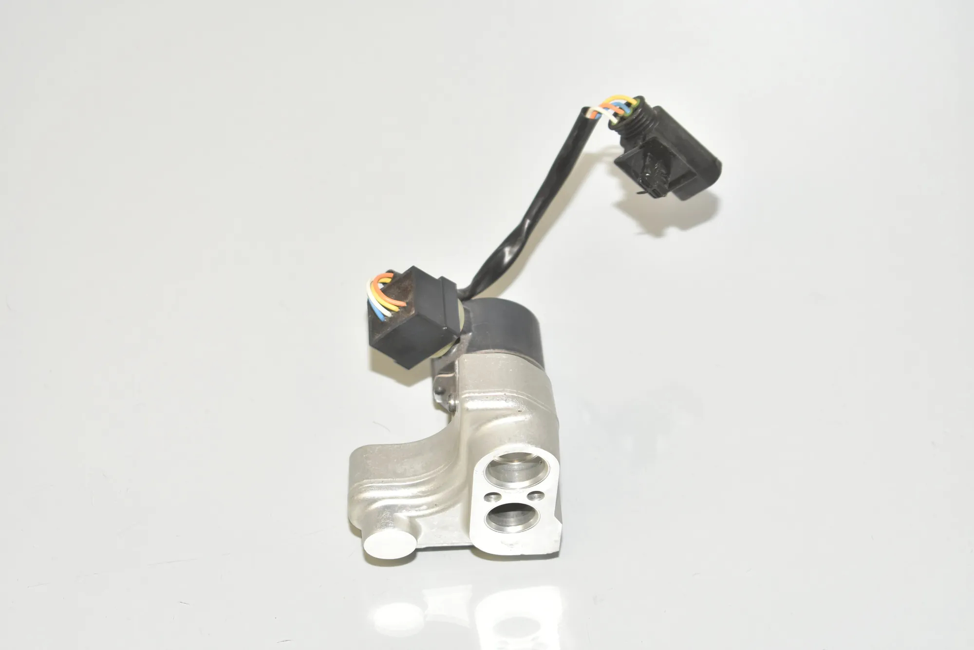 A/C Conditioner Expansion Valve – OEM 64119292567 · BMW i3 (I01) BMW i3 (I01) Electric 2019