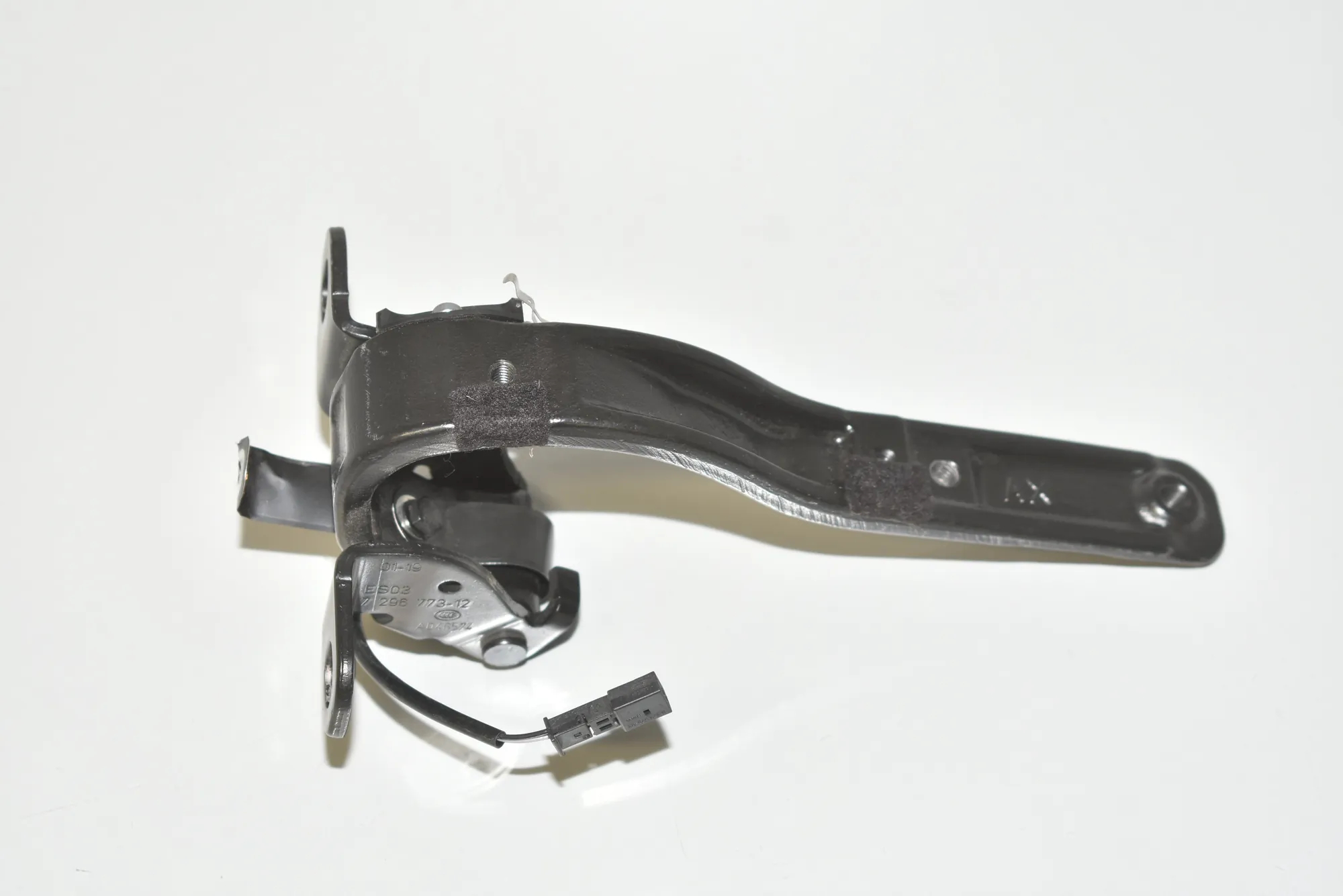 Left Side Bootlid Hinge – OEM 51247296773 · BMW i3 (I01) BMW i3 (I01) Electric 2019