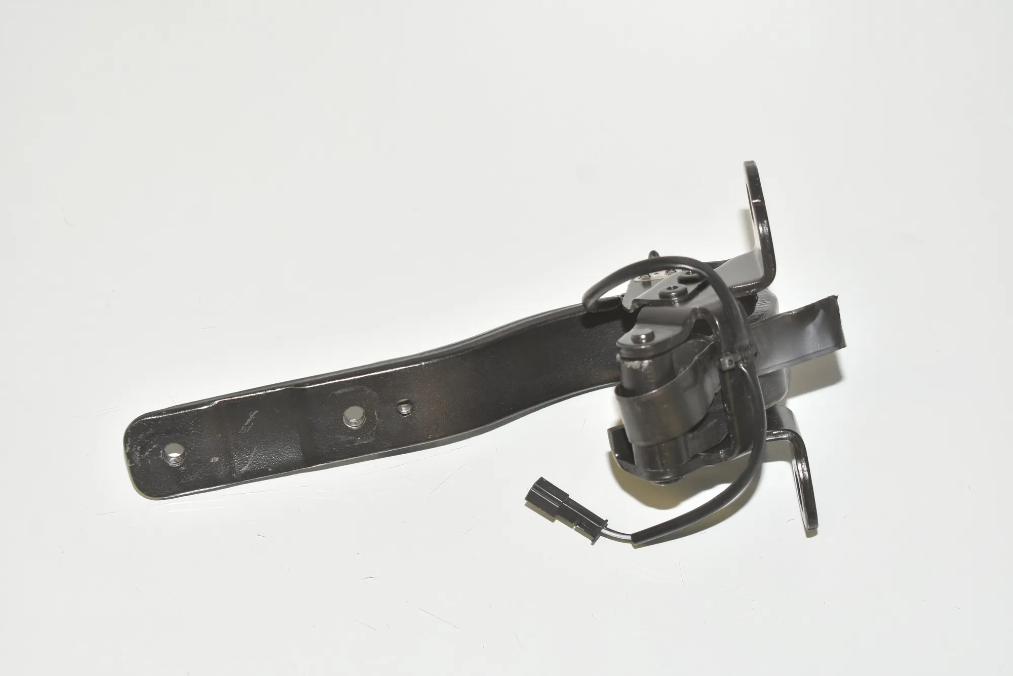 Left Side Bootlid Hinge – OEM 51247296773 · BMW i3 (I01) BMW i3 (I01) Electric 2019 – 3