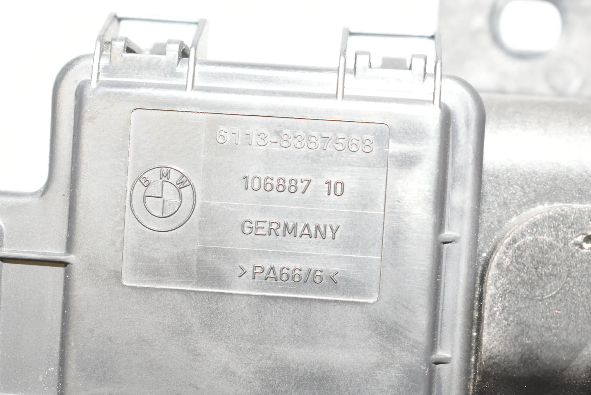 Fuse Box – OEM 8387568 · BMW 7 (E65, E66, E67) 730 Ld 2005 – 4