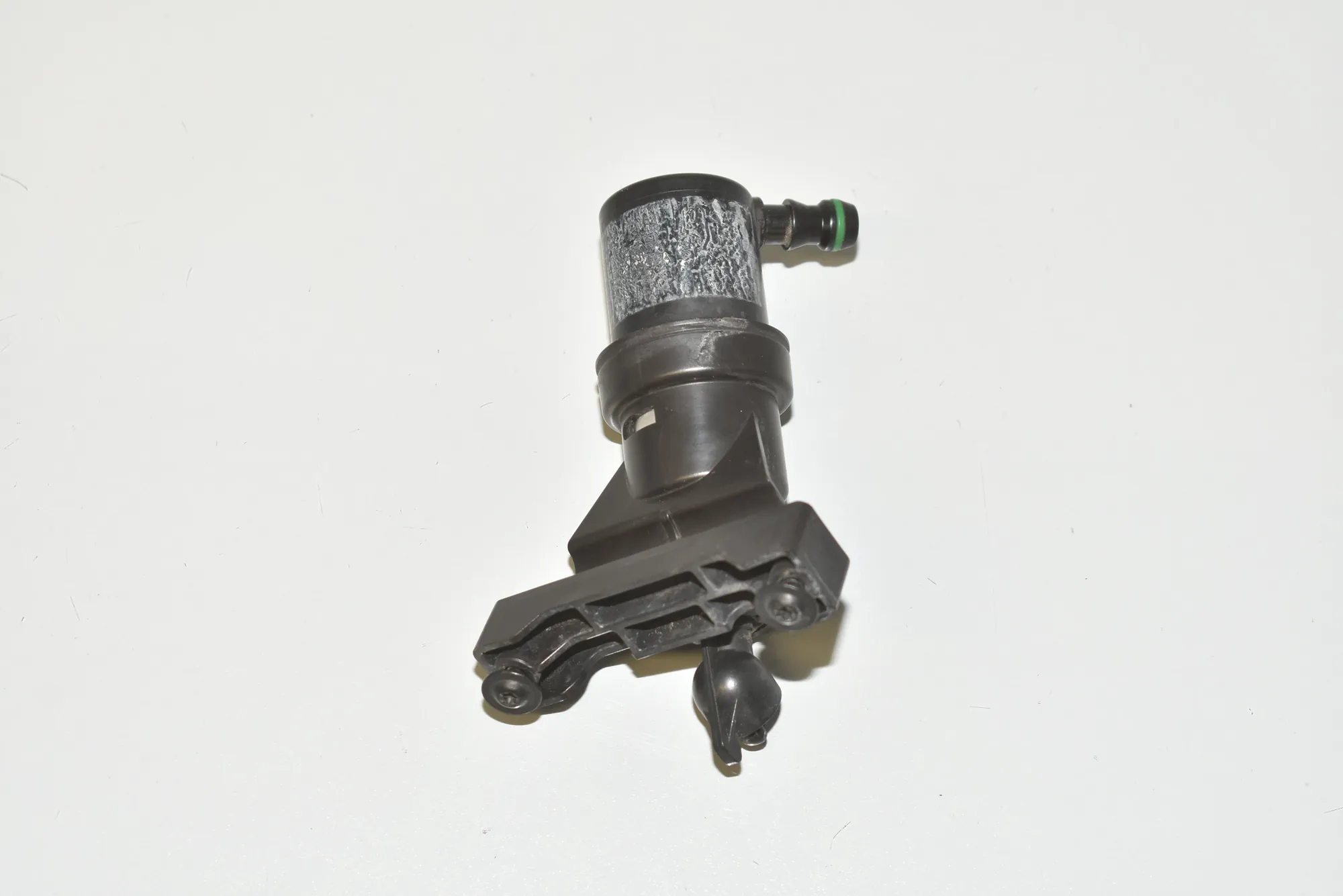 Left Headlight Washer Pump – OEM 61677137401 · BMW 7 (E65, E66, E67) 730 Ld 2005 – 3