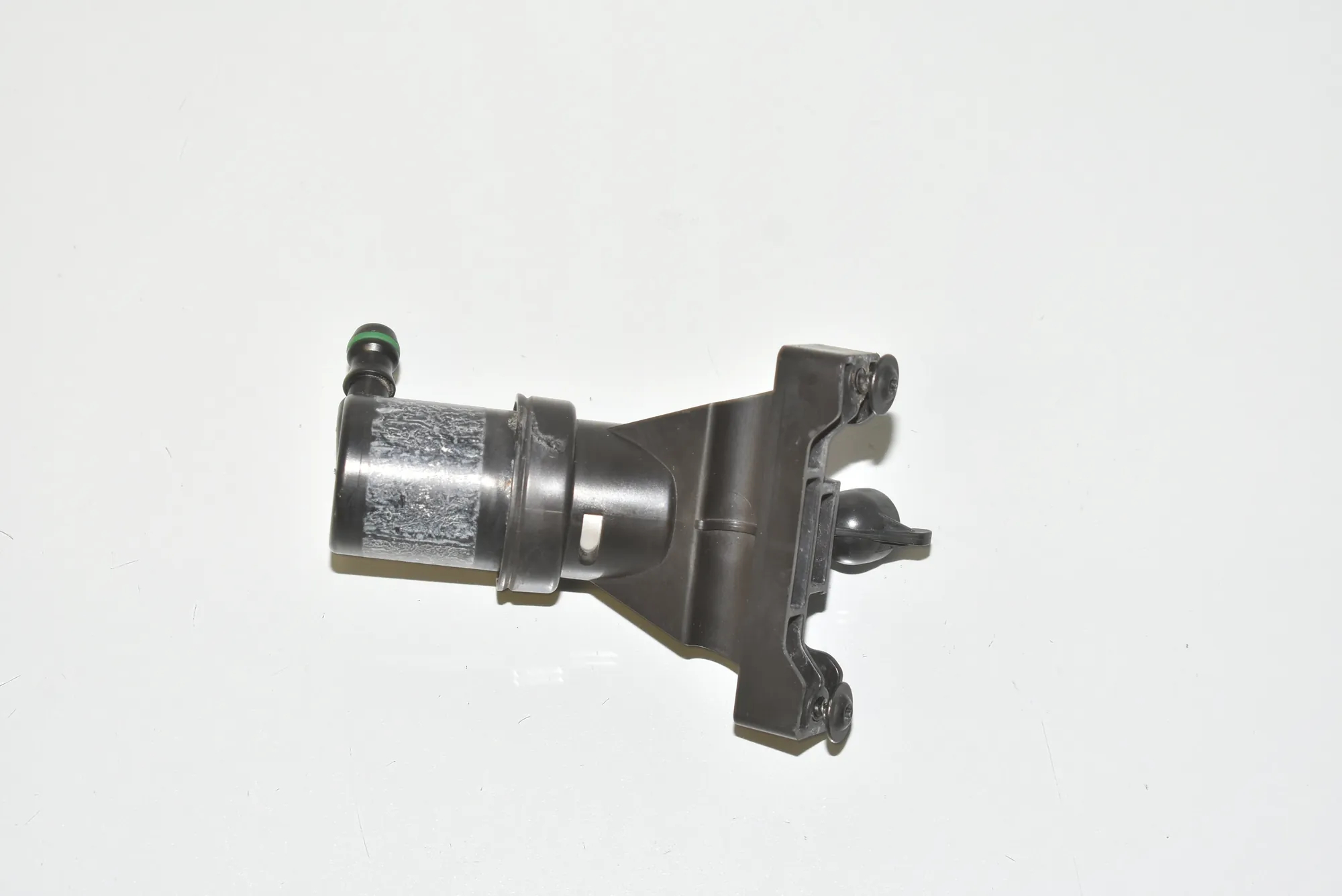 Left Headlight Washer Pump – OEM 61677137401 · BMW 7 (E65, E66, E67) 730 Ld 2005 – 2
