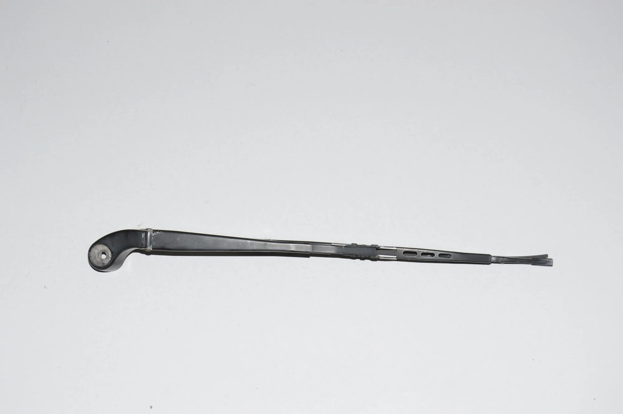 Tailgate Window Wiper Arm – OEM 61627068076 · BMW X5 (E53) 4.6 is 2003 – 3