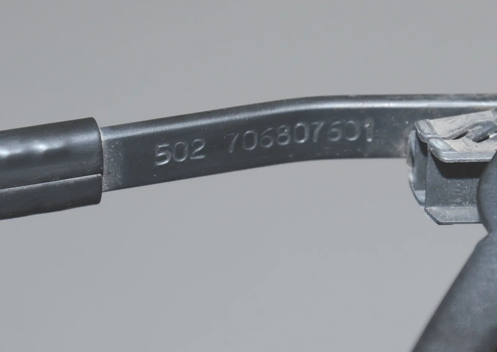 Tailgate Window Wiper Arm – OEM 61627068076 · BMW X5 (E53) 4.6 is 2003 – 7