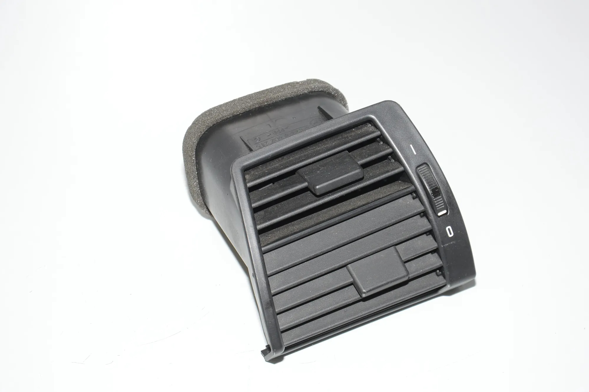 Dashboard Air Vents – OEM 64228402215 · BMW X5 (E53) 4.6 is 2003