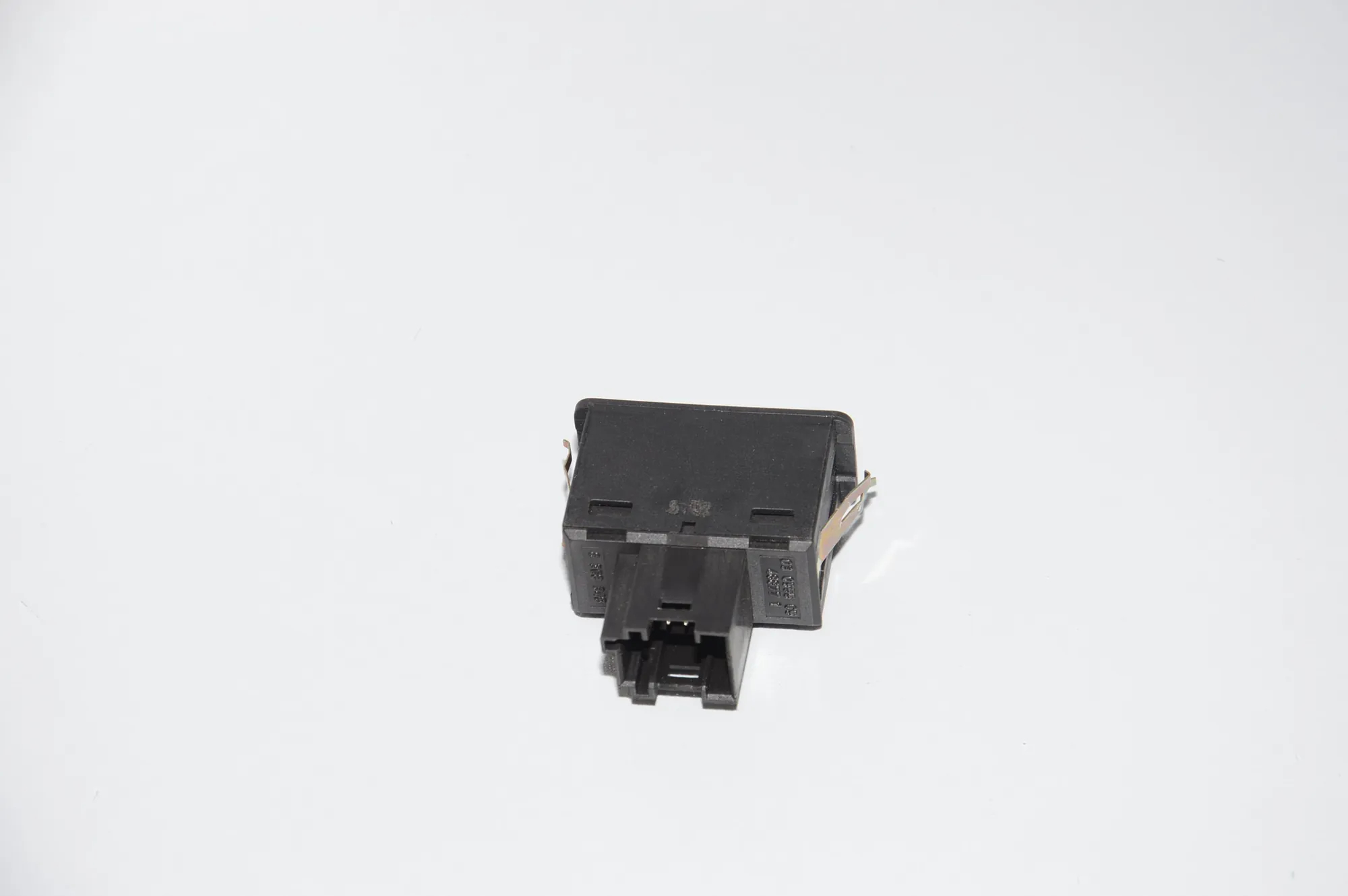 USB/AUX-In Socket Port – OEM 61318368346 · BMW X5 (E53) 4.6 is 2003 – 4